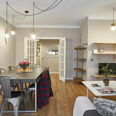 Spacious 3brapartment In Poblesec With Balcony Appartement *