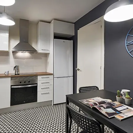 Spacious 3brapartment In Poblesec With Balcony * Barcelone