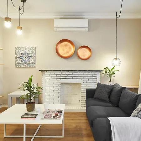 Spacious 3brapartment In Poblesec With Balcony