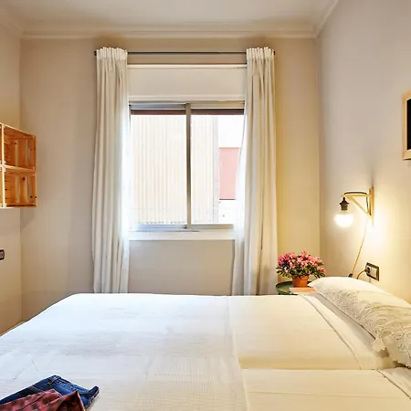 Spacious 3brapartment In Poblesec With Balcony