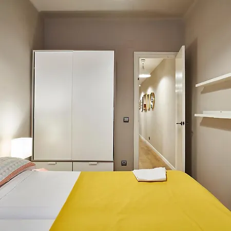 Spacious 3brapartment In Poblesec With Balcony Appartement