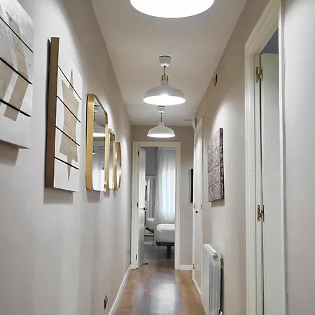 Spacious 3brapartment In Poblesec With Balcony Appartement Barcelone