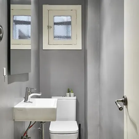 Spacious 3brapartment In Poblesec With Balcony * Barcelone